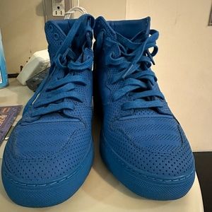 Balenciaga sneakers sz 6 used once before